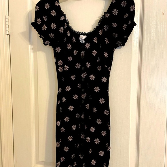 Black and white dress - Picture 1 of 1